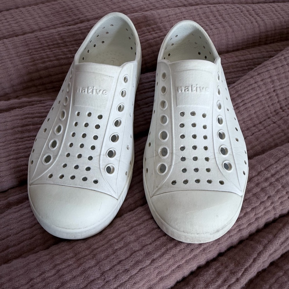 Native kids white Perforated Slip-Ons